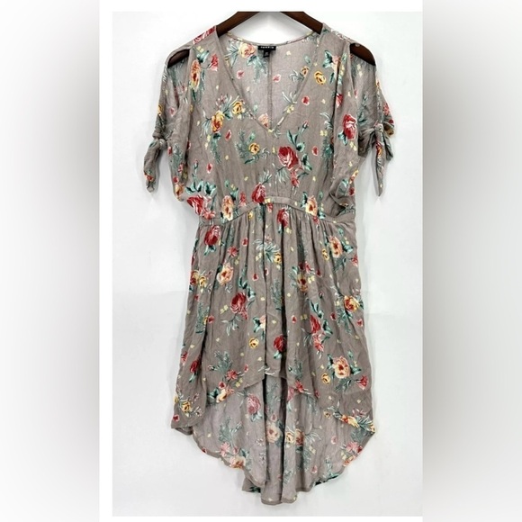 Torrid Top Womens High Low Pullover Tunic Cold Shoulder Floral V-Neck Gray Sz: 4 - Picture 1 of 13